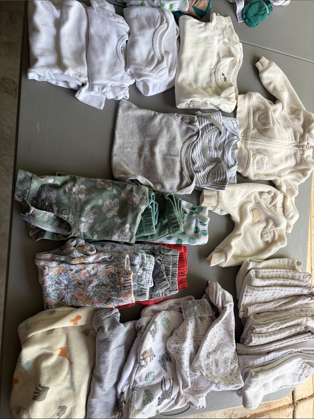 Huge Baby Boy Gender Neutral Clothing Bundle Lot size NB 0-3M - Picture 2 of 8